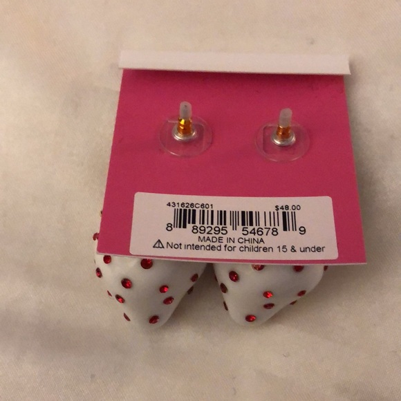 Betsey Johnson White Resin Strawberry Drop Earrings Red Crystal & Faux Pearl NWT - Picture 12 of 12